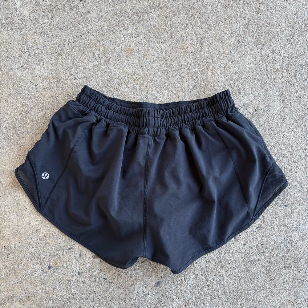 lululemon hotty hot black shorts